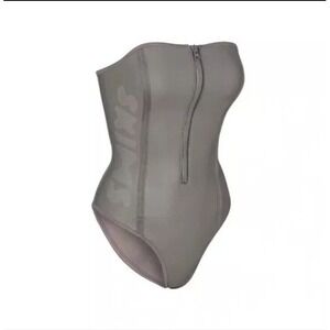 NWT Skims Rubberized Scuba Swim Strapless One Piece Swimsuit Xxs Grey Chalk‎